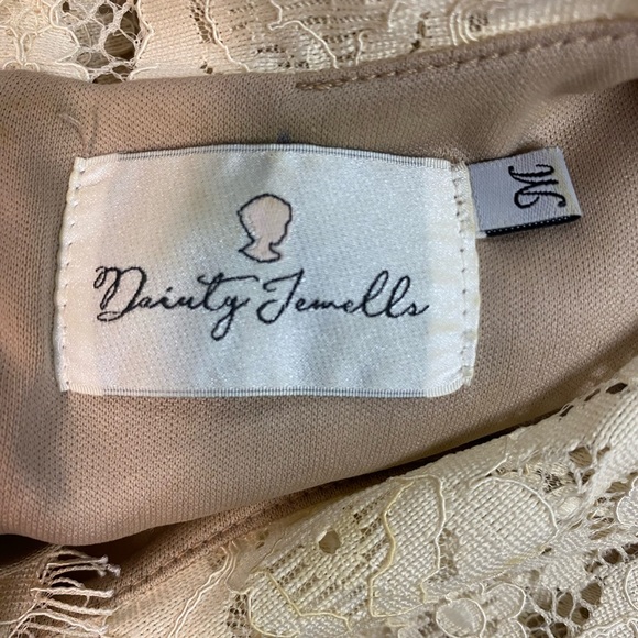 Dainty Jewells Elegant Cream Lace Dress Size M - Picture 12 of 12